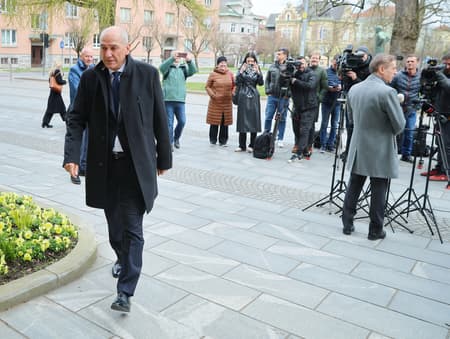 (POGLED) Kolumna Vesne V. Godina: Zato bo naslednja vlada kratkega veka