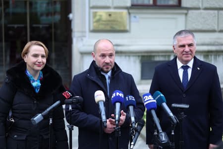 "Ne moreš zahtevati, da odstopi!" Je Marko Lotrič na nezdružljivih funkcijah ali ni?