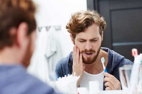 Ne gre le za lep nasmeh: Umivanje zob vas ščiti pred resnimi boleznimi