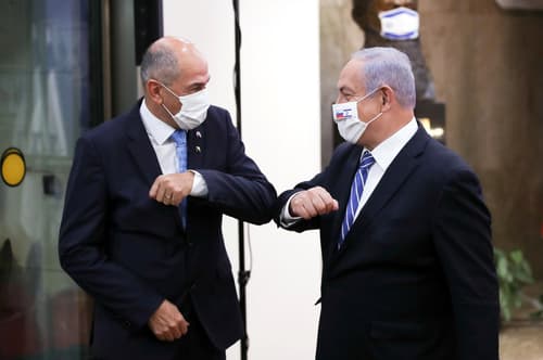 Netanjahu govoril z Janšo: Izrael in Slovenija bosta spet prijateljski državi. Ostro se je odzval Golob