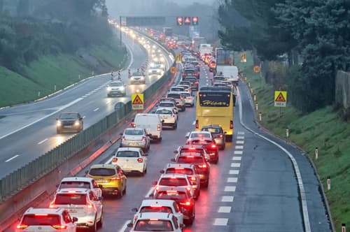 Bo konec zastojev? Številne nesreče ohromile promet pri delovni zapori, to so ugotovili pristojni ...