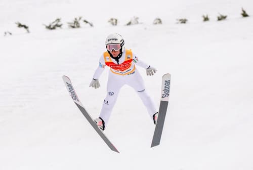 (VIDEO) Nika Prevc v finalni seriji zapravila 40. zmago za svetovni pokal