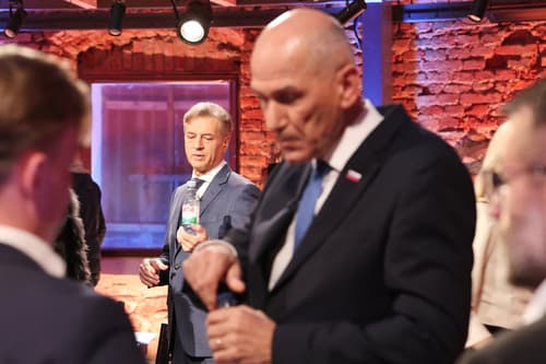 Janša: "Mi še ne sestavljamo vlade, mi še preverjamo stvari." O Golobu pa ...