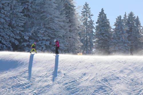 Vremenoslovci napovedujejo sneg in veter, zato ... na Mariborskem Pohorju smuke ne bo