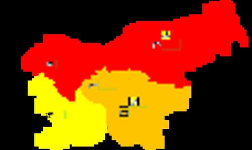 Negotov petkov prevoz v šolo zaradi vremena: Na Koroškem starše pozivajo, naj spremljajo spletne strani šol