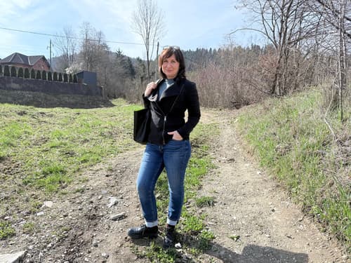 Po desetih letih sporov ne more do svoje hiše