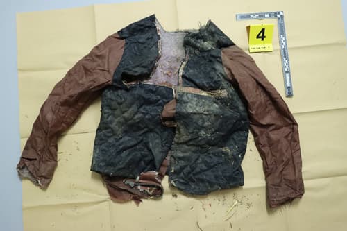 (FOTO) Najdeno truplo med Hočami in Rogozo: Policija še ugotavlja identiteto, prepoznate najdene predmete?