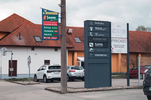 Nekdanja Beltinka: Šivali za minimalne plače, podjetje pa gradilo nadstandardna stanovanja