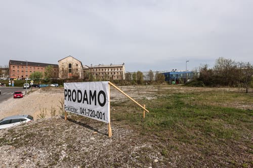 (FOTO) Naprodaj eno najbolj eminentnih zemljišč v Mariboru