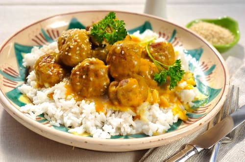 (RECEPT) Mesne kroglice v tahini omaki