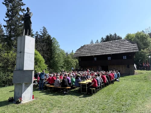 Na Koroškem obeležili dan upora proti okupatorju tudi na Županku nad Radljami