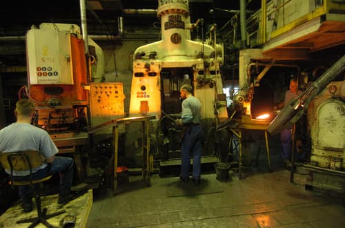 Skupina Unior z manj prihodki in nižjo izgubo