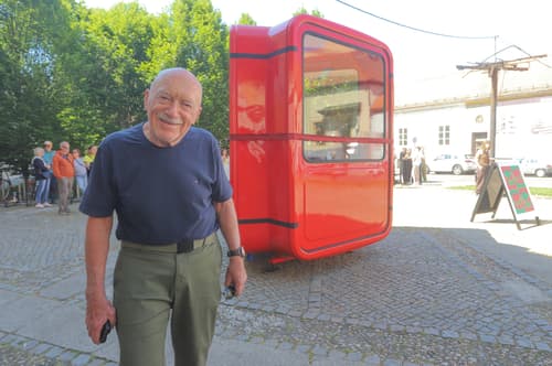 (FOTO) Razstavni eksponat, ki so ga restavrirali bodoči avtoličarji
