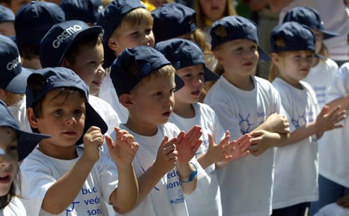 Na Ravnah bodo podjetniki s teniškimi loparji zbirali denar za počitnice otrok
