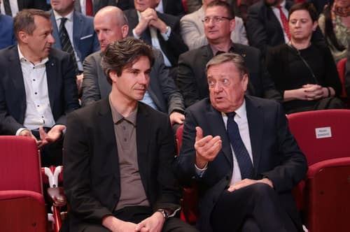(ANALIZA) Levica je po štirih letih "spet doma": Vodi pot do vodje levega bloka prek ljubljanskega magistrata?