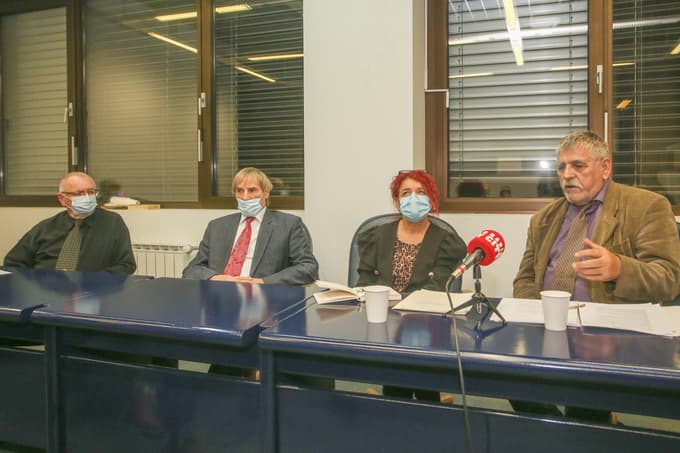 Z leve Vlado Pogorevčnik, Dušan Radonjič, Tjaša Zorc in Emil Milan Pintar Foto: Tadej REGENT