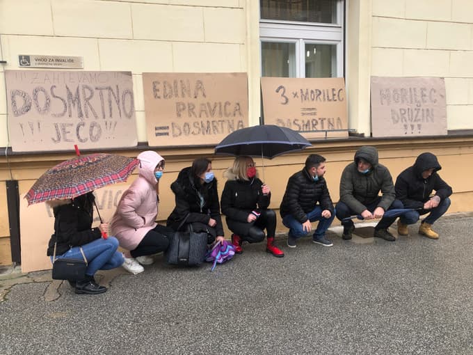 Silvo Drevenšek je priznal umor žene, tasta in tašče v Gerečji vasi. Tožilka je, tako kot prijatelji žrtev, zahtevala zanj dosmrtni zapor