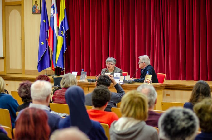 Metka Klevišar je tudi v domu vodila redne pogovore o umiranju. Na njena predavanja so ljudje prišli od blizu in daleč.