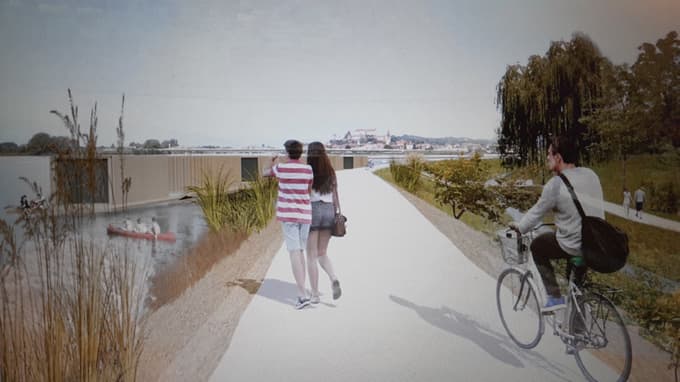 Urejanje poti po kroni nasipa Ptujskega jezera je težavno. Vir: prof. Jurij KOBE