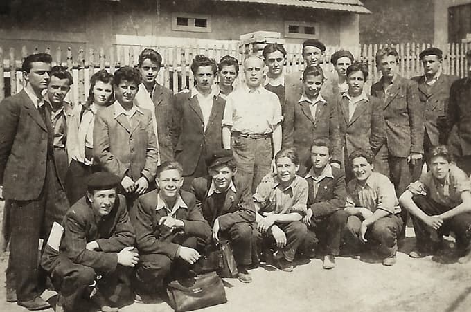 Polde Urbanc (Češka, okrog 1948) s sošolci na študiju
