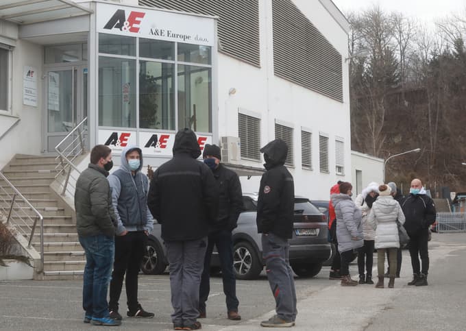 Maribor: Opozorilna stavka delavcev v podjetju A&E Europe zaradi odnosa podjetja do zaposlenih in splošnega nezadovoljstva v podjetju - - Avtor: Igor Napast (foto: Igor Napast)