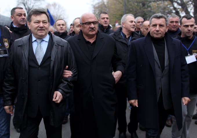 Nekdanji generali Markać, Čermak (v sredini) in Gotovina leta 2013 na obletnici padca Vukovarja.