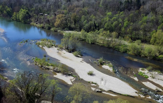 Zaradi utrditve brežin in hidroenergetske izrabe reke Drave se je bistveno zmanjšala intenzivnost naravne rečne dinamike.