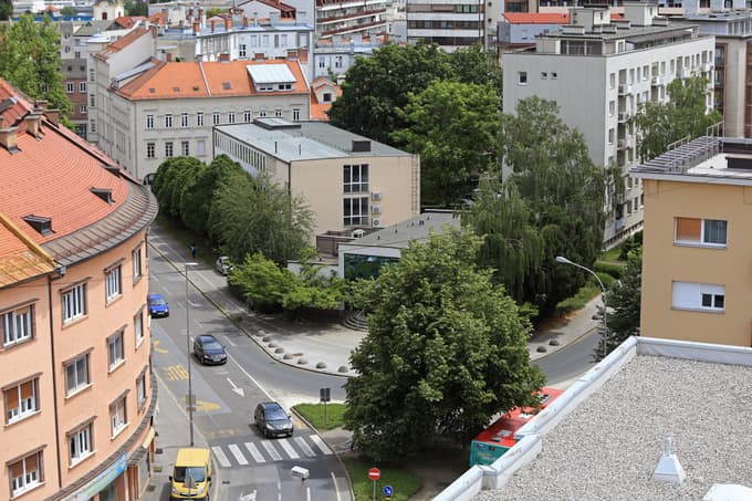 Kako daleč je projekt gradnje javnih najemnih stanovanj v Dvorakovi ulici?
