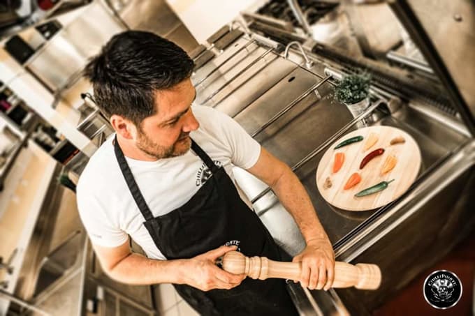 Šolski kuhar: "Vsaka hiša potrebuje kečap, a takega z manj sladkorja"