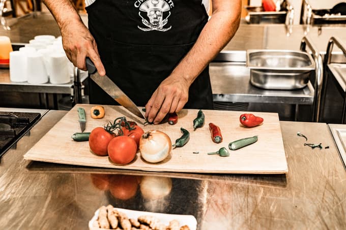 Z izkušnjami človek oblikuje okus, znanja, da imajo jedi pravo noto, pravi kuhar. Foto: Osebni arhiv