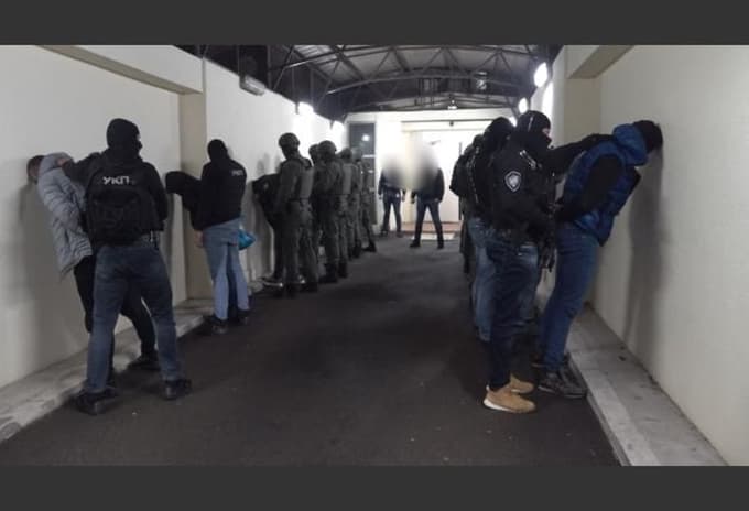 Februarska akcija in aretacije v Beogradu, kakršnih ne pomnijo. Kriminalna skupina Velje Nevolje je imela bazo v prostorih nogometnega kluba Partizan. Foto: MNZ Srbije
