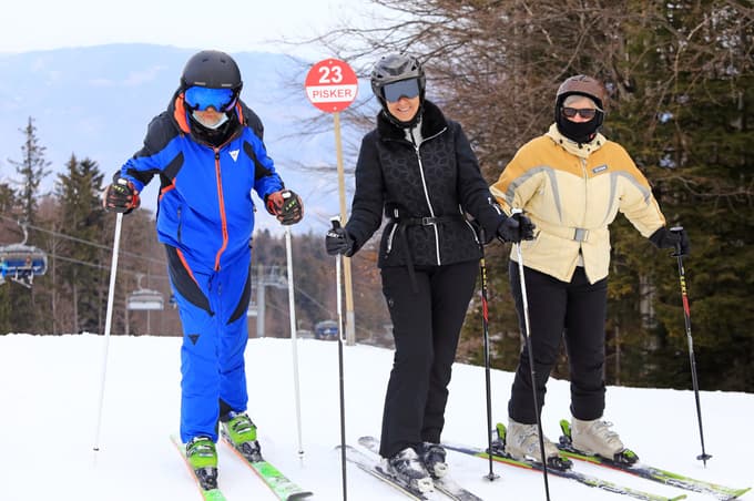 Smučarjem je zdaj lažje, saj negativni test na covid velja en teden. Foto: Andrej PETELINŠEK