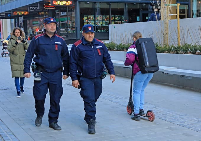 (FOTO) Redarji in policisti po (praznih) ulicah Maribora iskali kršitelje prometnih predpisov
