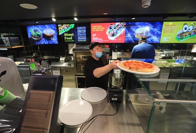 (FOTO) V središče Maribora prihaja prva Sendvičarna