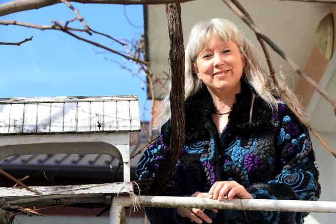 (INTERVJU) Mojca Zvezdana Dernovšek o izgorelosti: Bitke, ki jih boš bojeval, je treba pametno izbirati