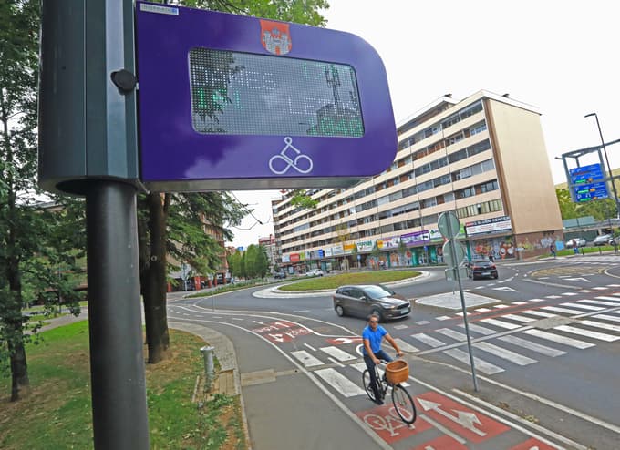 Števec pri podhodu v Ljubljanski ulici je od septembra 2020 zabeležil 78.212 kolesarskih prevozov. Foto: Sašo BIZJAK