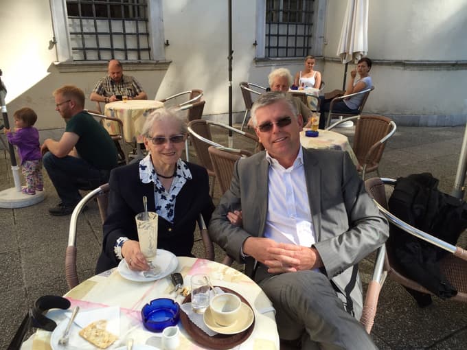 Jelka Mrak Dolinar s sinom Lojzetom