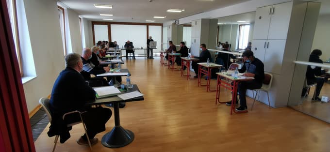 V Svetem Juriju ob Ščavnici občinski svet zastopa enajst svetnikov, župan Anton Slana in skupina sedmih svetnikov pa sta že skoraj dve leti v sporu zaradi gradnje prizidka k vrtcu.