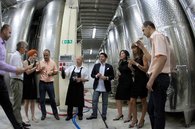 Leo Ivanjko ob otvoritvi Vinagove vinske kleti v Košakih junija 2011.