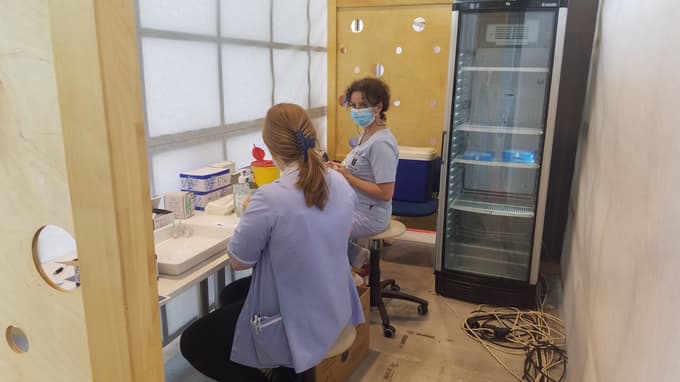 Prostor, kjer medicinske sestre pripravljajo cepivo Foto: Gordana POSSNIG