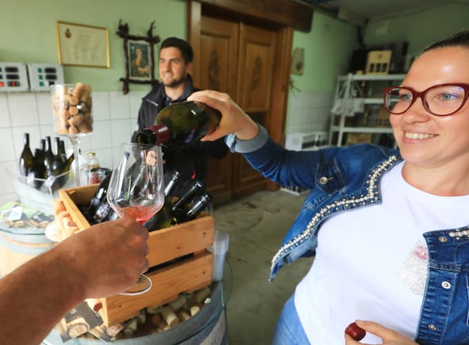 Obisk pri vinarjih: Z vinom nazdravili vnovičnemu druženju