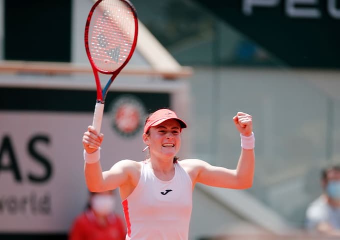 (FOTO) "V tretjem nizu sem se počutila vse bolje in na koncu zmagala." Tamara Zidanšek v polfinalu odprtega prvenstva Francije!