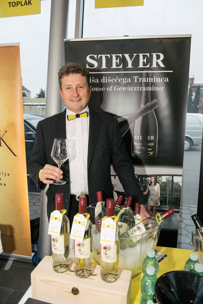 "Tako v nogometu kot v vinarstvu se mnenja krešejo, če tega ni, ni napredka," pravi vinar Danilo Steyer, vinski vitez in predsednik Vinske reprezentance Slovenije. Foto: Vid Rotar