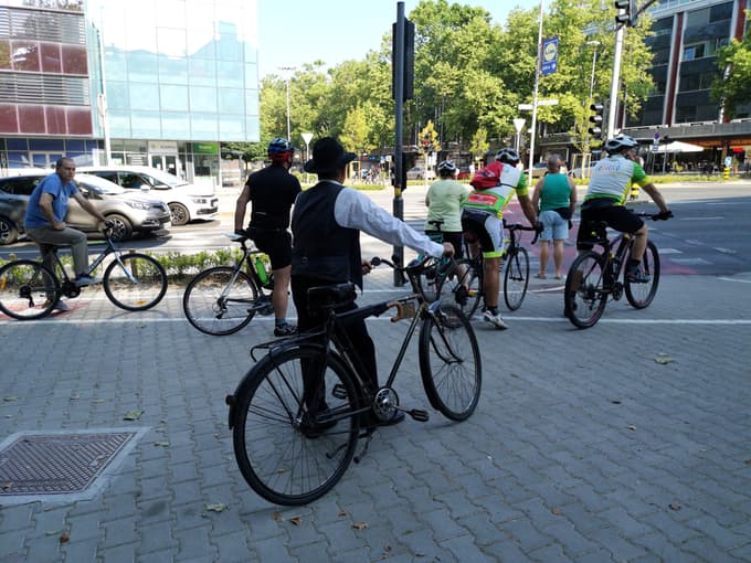 (FOTO) Skoraj 600 kolesark in kolesarjev na maratonu Okoli Pohorja