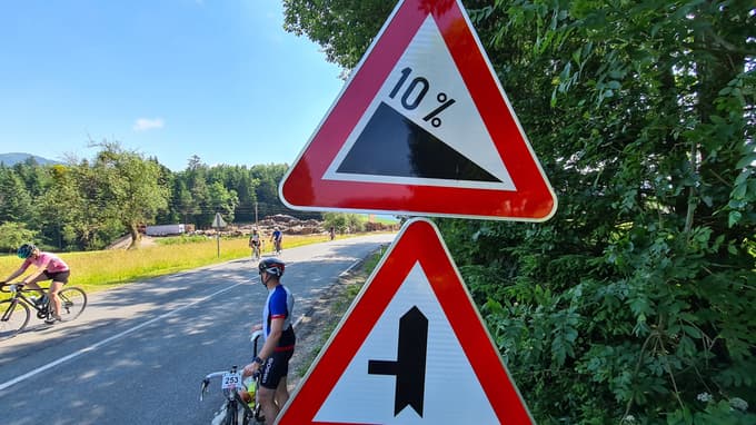 (FOTO) Skoraj 600 kolesark in kolesarjev na maratonu Okoli Pohorja