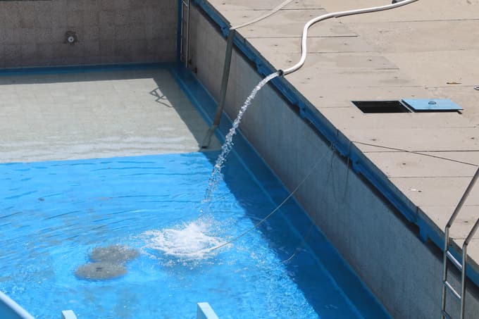 (FOTO) Mariborski otok: Zakaj je kopališče sredi vročinskega vala zaprto