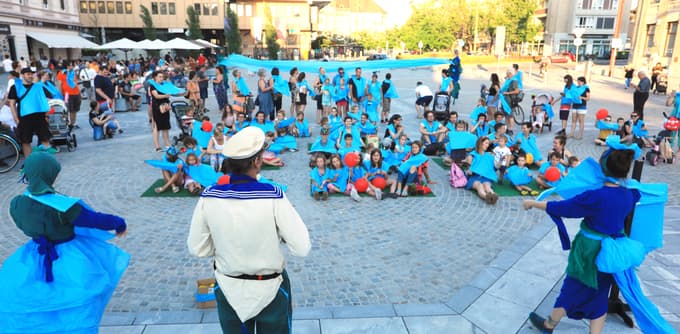 Predstava Zadnji ulov: o tem, kaj narediti z zadnjo ribo, je bilo nešteto idej. Foto: Sašo BIZJAK