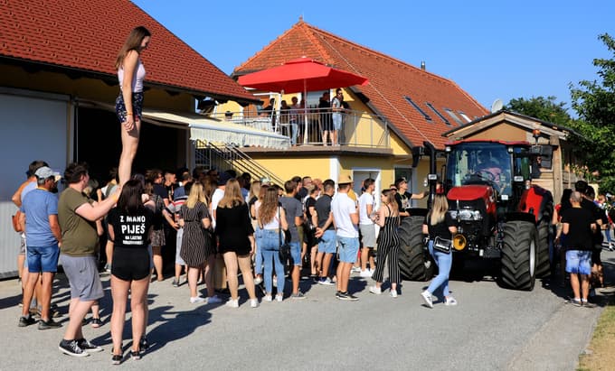 "Cela ulica nori" pri Vinih Matečko Foto: Anita Kirbiš