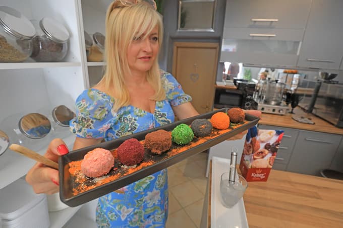 (FOTO) Nova prodajalna v Mariboru: Avstrijske cmoke je pripeljala iz Zagreba