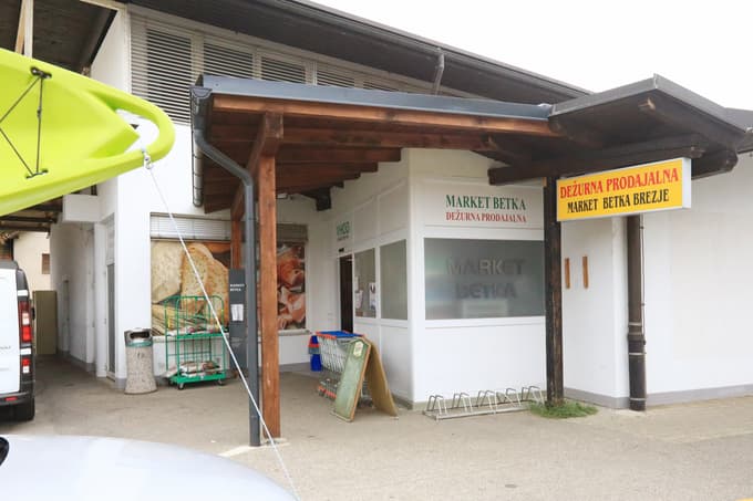 Betka v Brezju peče kruh že ob treh zjutraj.
